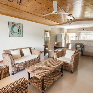 Flora's Self Catering Appartement Victoria